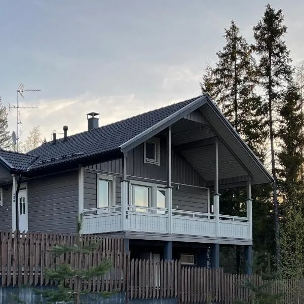 Villa IRIS 4, Himos, hotel in Jämsä