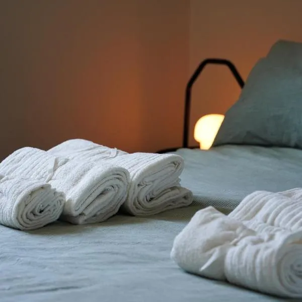 Cosy Apartment with Office & Parking in Cranfield, viešbutis mieste Kranfildas