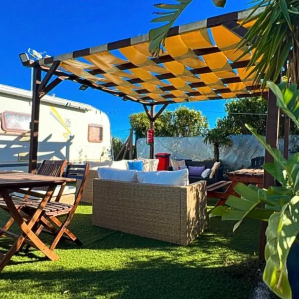 Caravanas Con Encanto El Palmar 2، فندق في إل بلمار