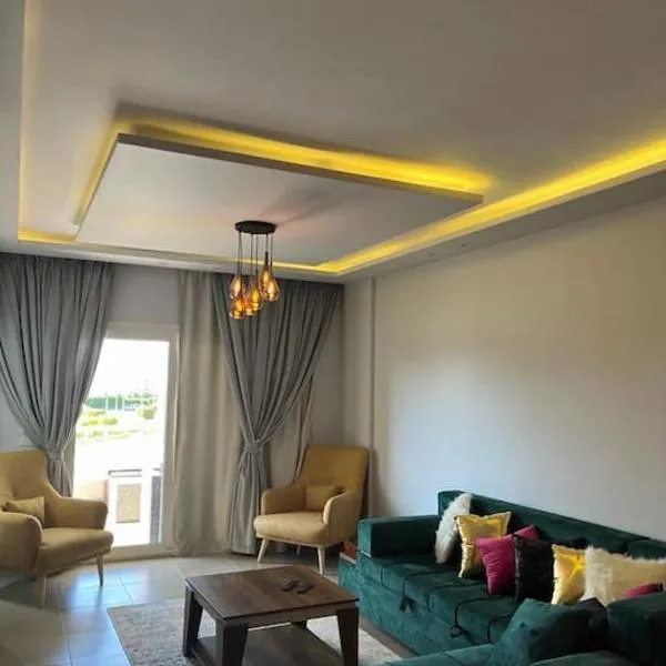 3bedroom chalet double view in AMWAJ, hotel in El Alamein