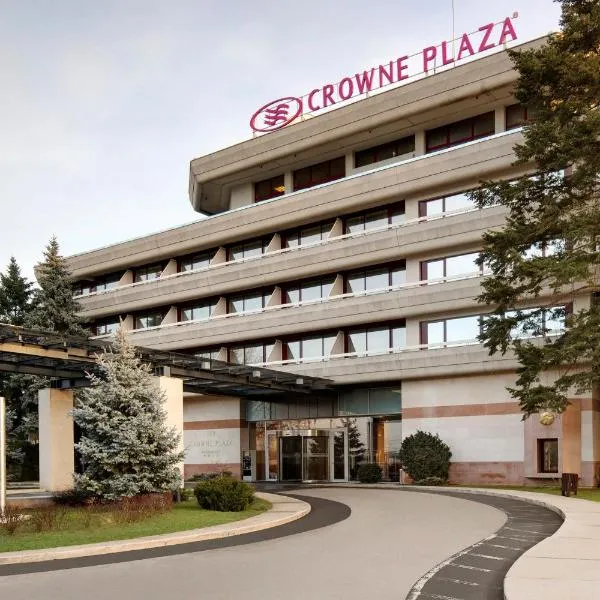 Crowne Plaza Bucharest, an IHG Hotel, Hotel in Otopenii de Jos