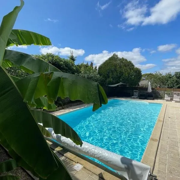 La Maison des Coteaux، فندق في Chadenac