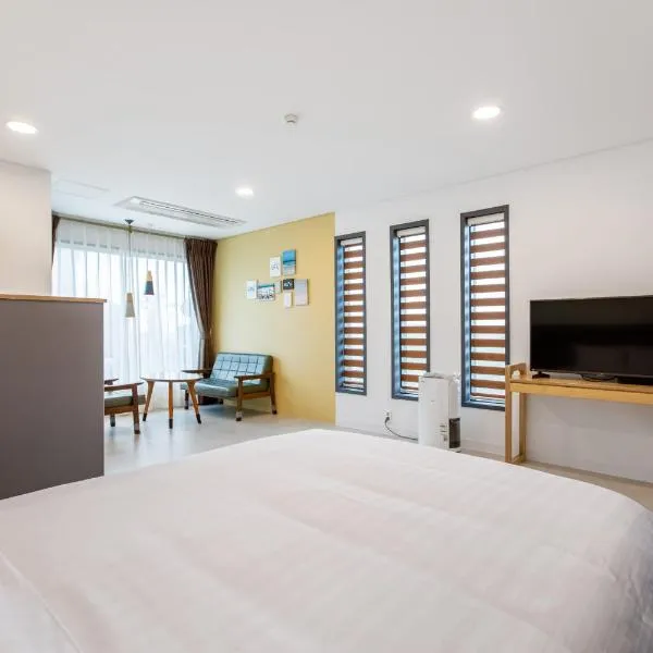 Lunamar Pension, hotell i Tongbong-ni