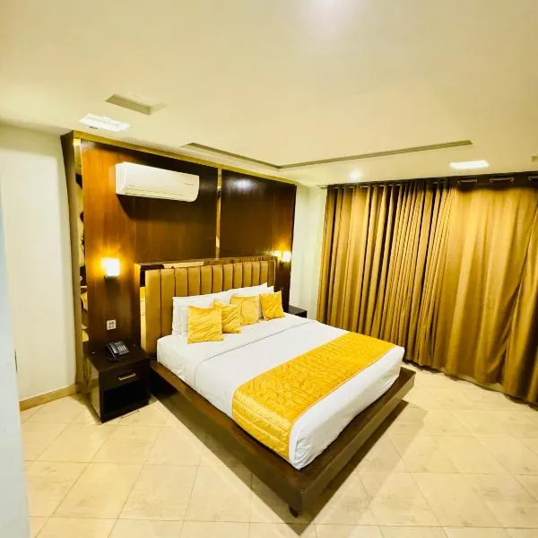 Bling International Hotel Multan、ムルターンのホテル