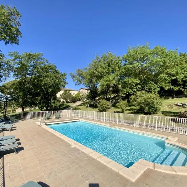 La Bastide de Peyremale, gîtes en Cévennes, piscine, tennis, hotel in Bagard
