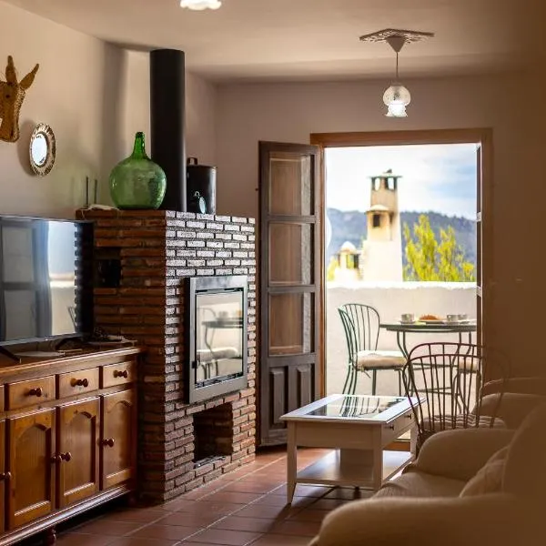 Casa Los Compadres de Capileira con Piscina, hotel v destinaci Capileira