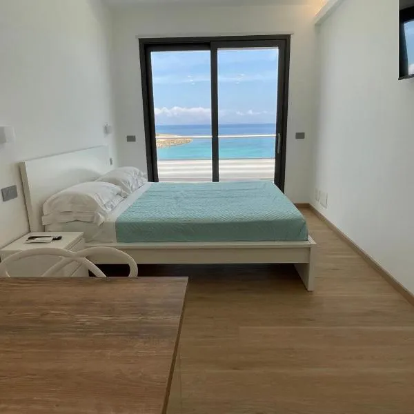 Casa Vacanza Acquamarina, hotel v destinaci Porto Torres