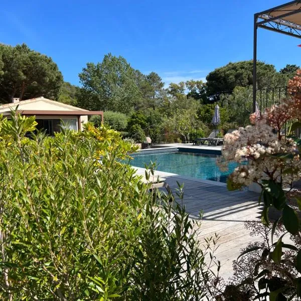 Hotel les jardins Sta Giulia avec piscine, hotel en Porto Vecchio