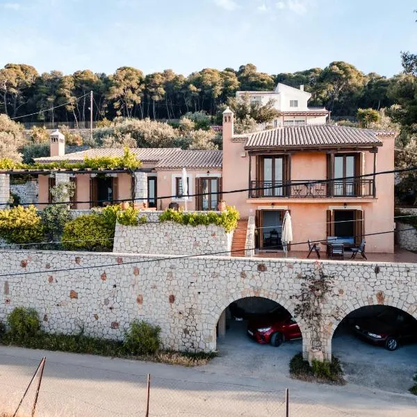 Poseidon Apartments, hotel in Poros