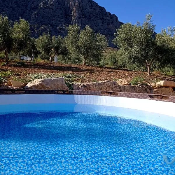 Casa rural Rocío - Caminito del Rey, хотел в Valle de Abdalagís