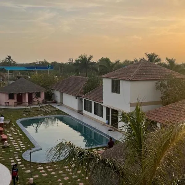 The Village Resort, hotel in Kodāe