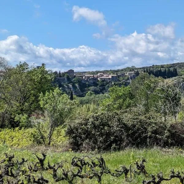 Petite Maison terrasse privée St Martin d'Ardèche, hotel in Saint-Martin-dʼArdèche