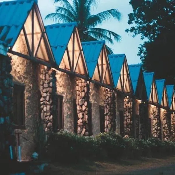 บ้านไร่ดอกแก้ว, hotel in Chom Bung