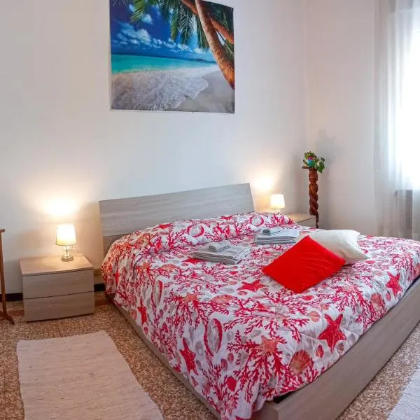 Ampio APPARTAMENTO VICINO AL CENTRO DI TREVISO, PARCHEGGIO GRATUITO, hotel v destinaci Treviso