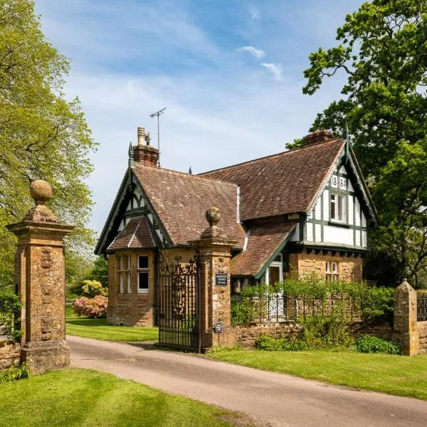 Estate Lodge Sleeps 5 on The Jurassic Coast Devon, hotel v destinaci Sidbury