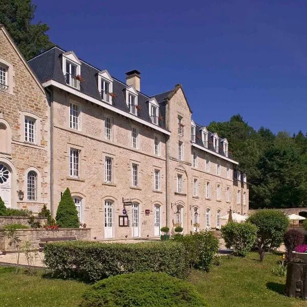 Le Prieuré Corrèze، فندق في سارلات
