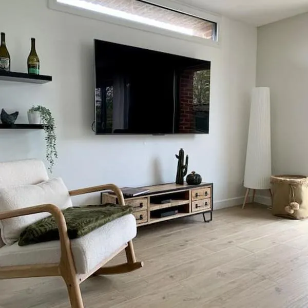 Gîte de groupe au cœur des Monts de Flandres, hotel en Eecke