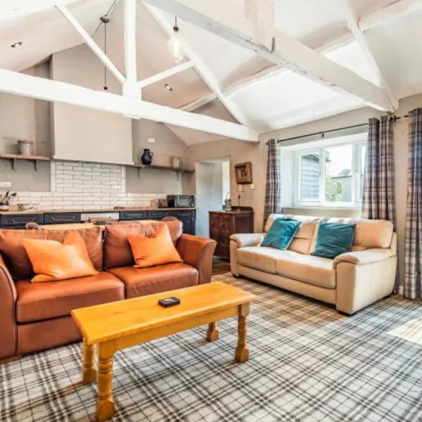 Octon Cottages Luxury 1 and 2 Bedroom cottages 1 mile from Taunton centre, hotel sa Buckland St Mary