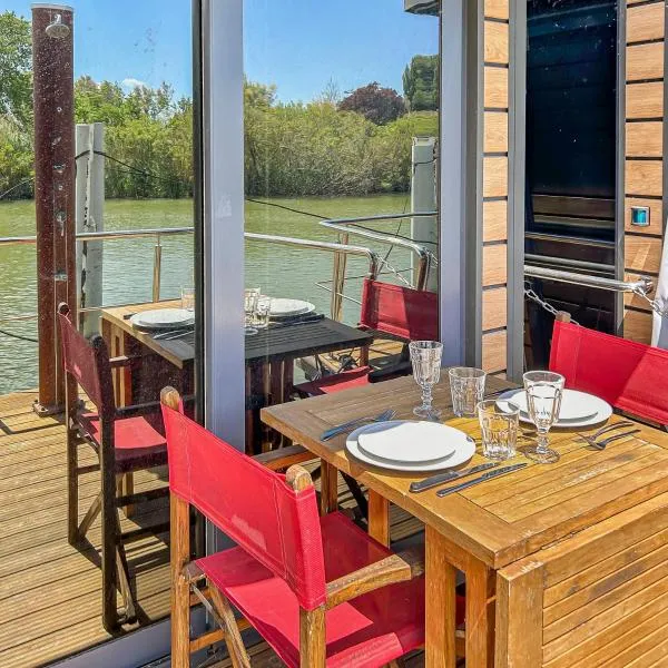 Séjour Unique sur un Bateau "Marius", hotel v destinaci Vauvert