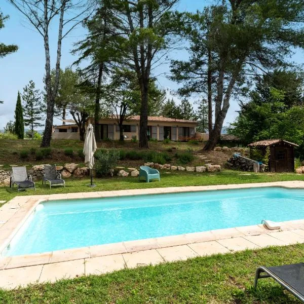 Maison Marvic, Studio dans les pins, hotel in Apt