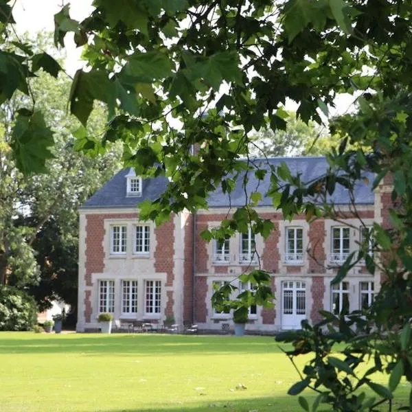 Chambres d'Hotes Spa Château d'Omiécourt, hotell i Villers-Carbonnel