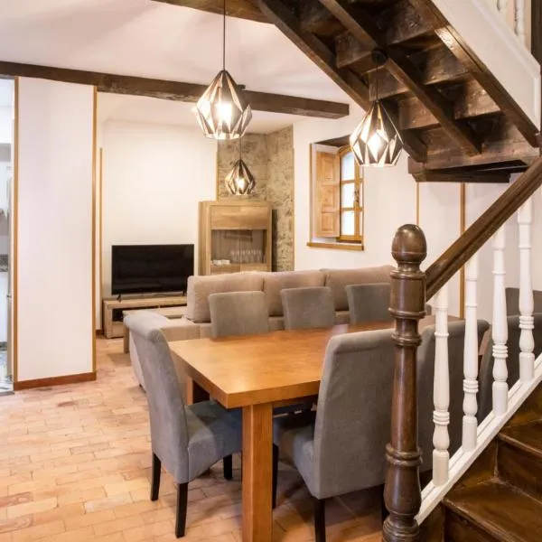 La Corrolada de Ana, hotel in Debodes