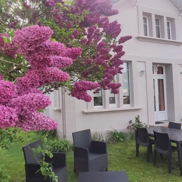 Villa des roses, comme à la maison – hotel w mieście Cherbourg en Cotentin