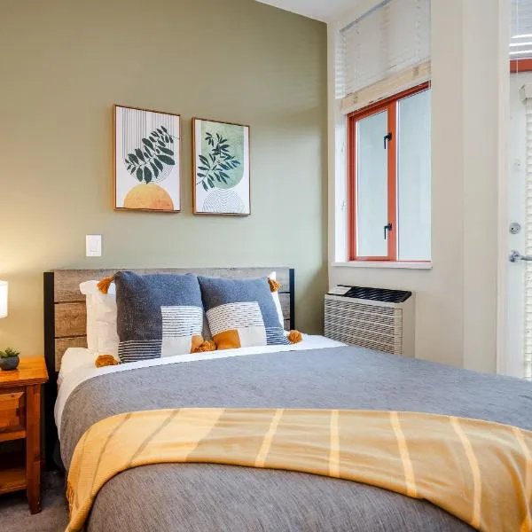 Studio Suite, Heart of the Village by Harmony Whistler, hotel in Whistler