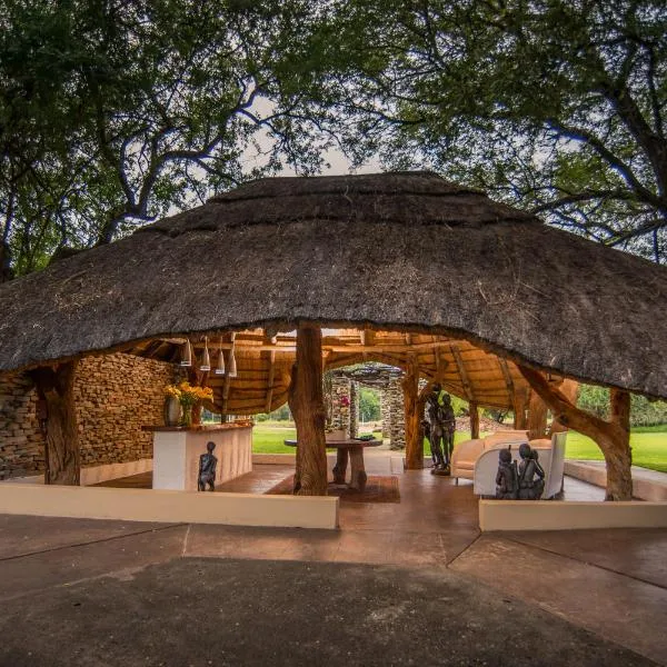 Karongwe River Lodge, hotel i Makalali Game Reserve