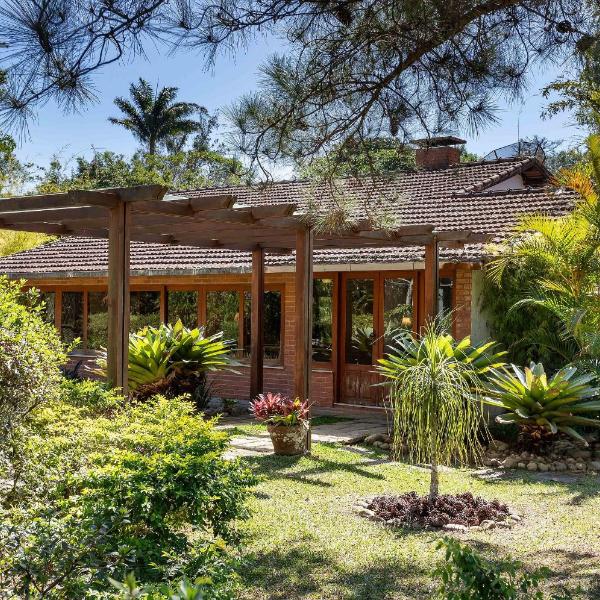 Casa na Granja Comary com piscina, churrasqueira e jacuzzi privativa