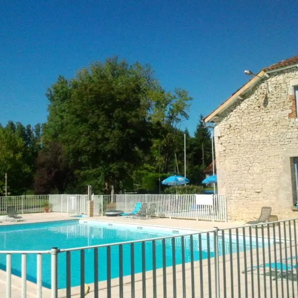 Camping Les Rives du Céou – hotel w mieście Saint-Chamarand