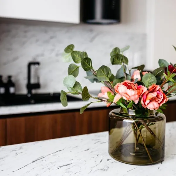 Park Home with Free Street Parking, hotel en Győr