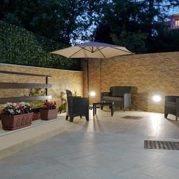 Vesuvius Home, отель в городе Треказе