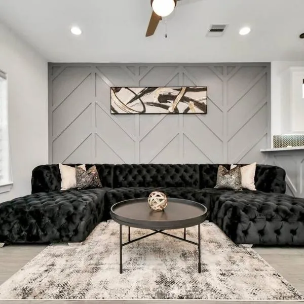 Grand Luxé Retreat - Sleeps 8 - Free Parking - Med Center & NRG, hotel v destinaci Houston