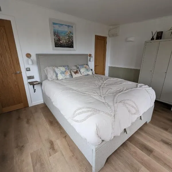 Cotts Cabin - Welcombe - 2 min walk to pub, hotel v destinaci Bideford