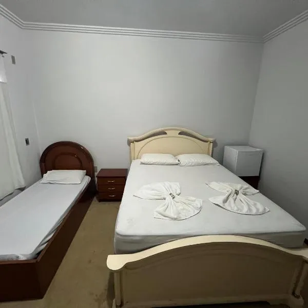 Quarto no centro com 2 camas e hidromassagem, hotel in Sinop