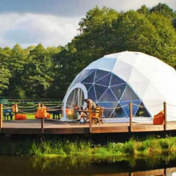 Forest Glamping, hotel v destinaci Brašov