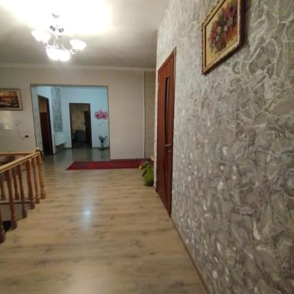 Guesthouse Ed&Er, hotel v destinaci Geghanist