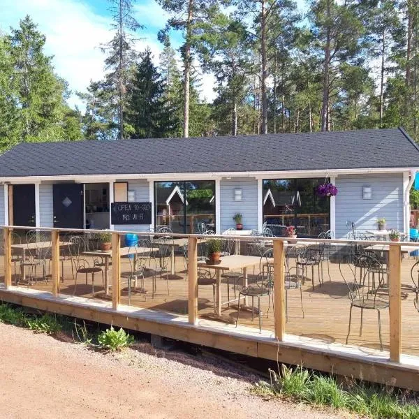 Svinö Camping Lodge, hotelli Föglössä