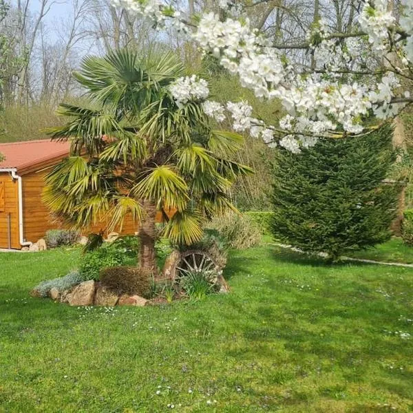 Chalet du Parc Montréal, khách sạn ở Neuville-sur-Vanne