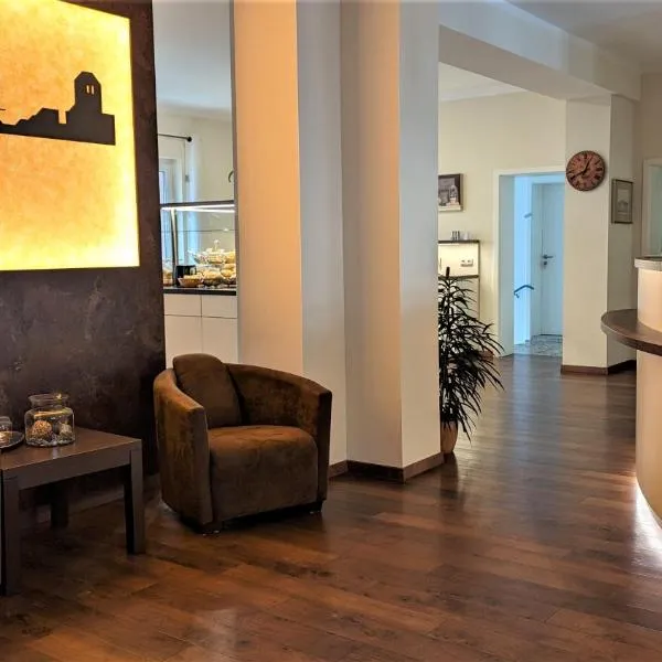 Altstadthotel Goldene Kugel, hotel en Waren
