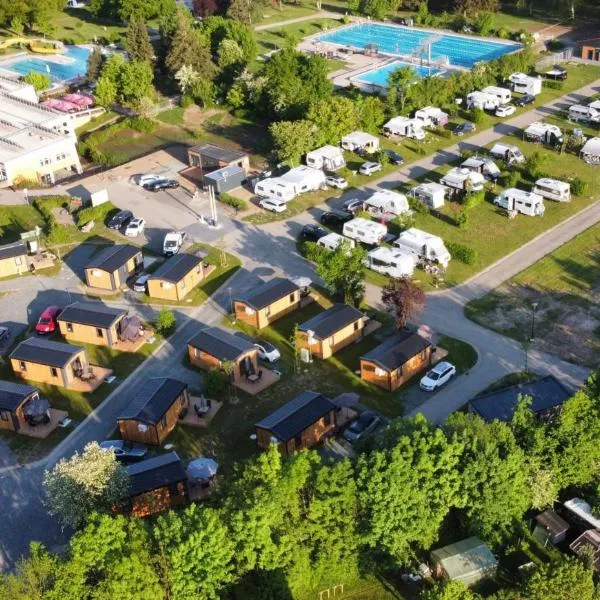 Tinyhaushotel - Campingpark Nabburg, hôtel à Schwarzach bei Nabburg