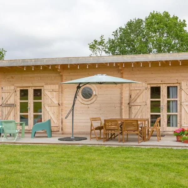 Chalet 4 pers Landeleau 2kms canal, hotel v destinaci Landeleau