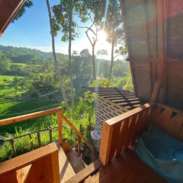 ํ
ํ
๋ฐํฌ์ ์์นํ ํธํ
The Alam Tetebatu Bungalow & Restaurant