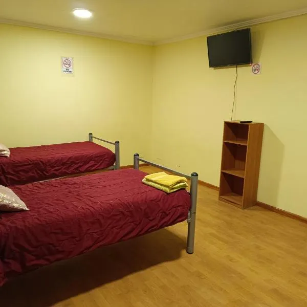 Hostal El Tatio, habitación doble con baño privado, hotel v destinaci Calama