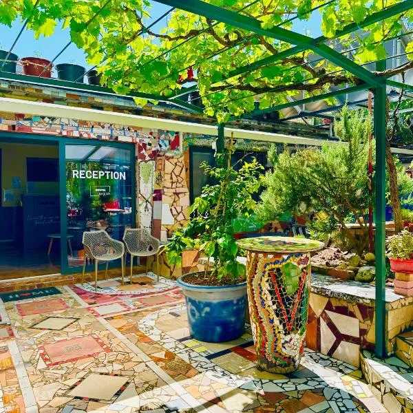 HOSTEL ART & JOY, hotel v destinaci Pula