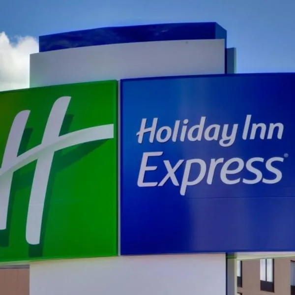 Holiday Inn Express Holly Springs - Raleigh Area, an IHG Hotel โรงแรมในNew Hill