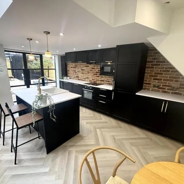 Casa 135, Sauna, Firepit, BBQ, hotel in Ringwood