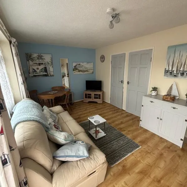 Hillview 1st floor apartment, hotell i Brean
