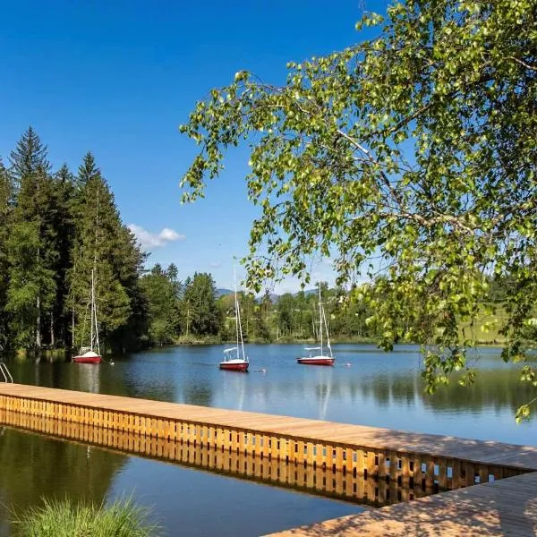 Feriendorf am Maltschacher See، فندق في فيلدكيرخن ان كرنتين